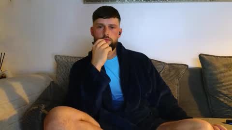 youzername2 online show from November 2025 03:17:01 AM