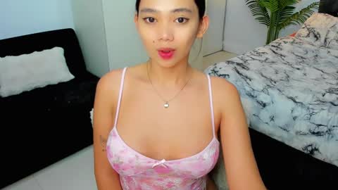 Snapshot of yowginethegreat chatting on February 2025 10:26:02 AM YowgineTheGreat online show from February 2025 10:26:02 AM