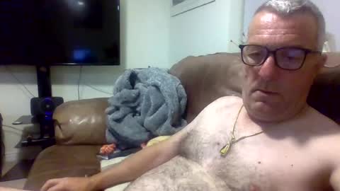 Snapshot of yragbew chatting on July 2026 03:10:01 AM Daddiesgirl online show from July 2026 03:10:01 AM