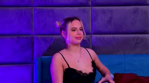 Foxie online show from December 2025 02:54:01 PM