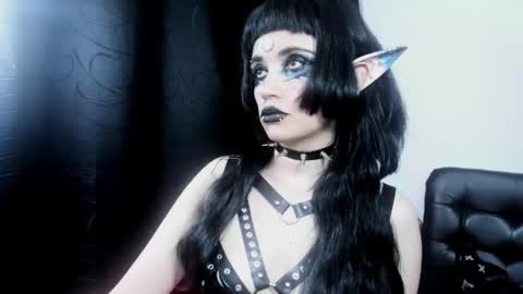 Yue Eclipsa online show from December 2025 02:41:02 AM