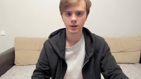 Snapshot of yueslang chatting on November 2025 06:39:01 PM Yue Lang and Samm online show from November 2025 06:39:01 PM