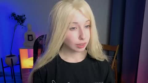 Misa online show from April 2026 06:54:02 PM