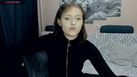 YukiShine online show from April 2026 01:33:02 PM