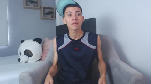Snapshot of yulian_vasquez chatting on February 2025 12:20:01 PM yulian_vasquez online show from February 2025 12:20:01 PM