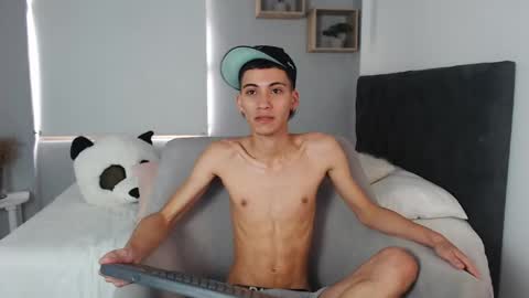 Snapshot of yulian_vasquez chatting on March 2025 06:34:01 PM yulian_vasquez online show from March 2025 06:34:01 PM