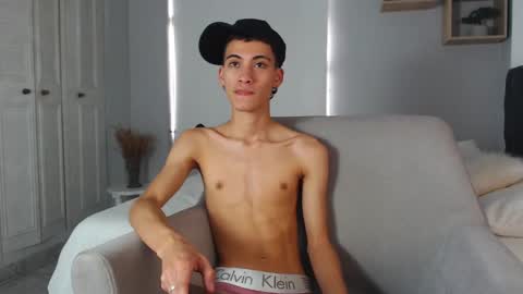 Snapshot of yulian_vasquez chatting on March 2025 06:16:01 PM yulian_vasquez online show from March 2025 06:16:01 PM