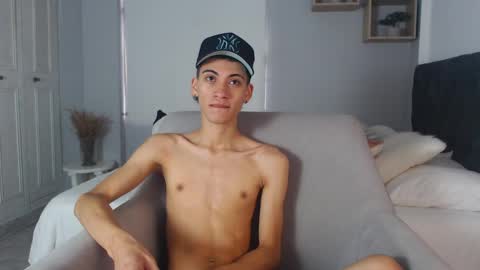 Snapshot of yulian_vasquez chatting on March 2025 12:04:02 PM yulian_vasquez online show from March 2025 12:04:02 PM