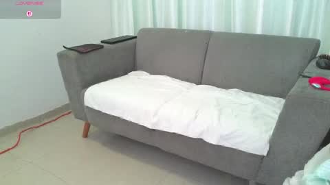 yuliethpetite online show from April 2026 01:03:01 PM