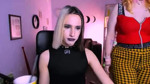 Yumeliko online show from September 2025 07:47:01 PM