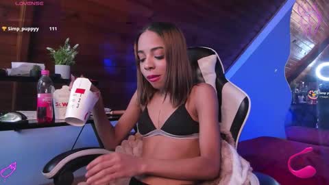 yumi_hanna online show from December 2025 11:33:02 PM