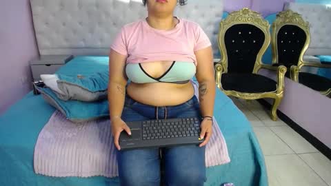 Snapshot of yumiviolet chatting on February 2026 08:46:02 PM YumiViolet online show from February 2026 08:46:02 PM