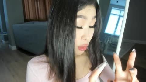 Snapshot of yummi_kim chatting on December 2024 04:47:02 AM Yumi online show from December 2024 04:47:02 AM