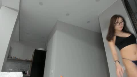 Snapshot of yummi_kim chatting on February 2025 05:04:02 PM Yumi online show from February 2025 05:04:02 PM