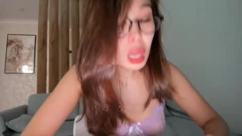 Yumi online show from December 2025 06:33:02 AM