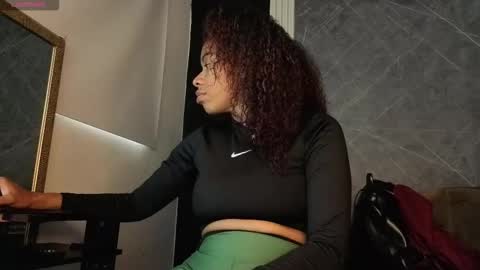 Snapshot of yummyduo chatting on October 2025 11:57:02 AM Yummyduo online show from October 2025 11:57:02 AM