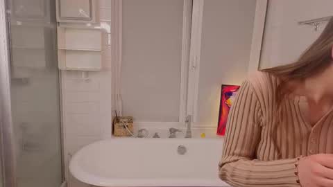 Snapshot of yummyemiily chatting on February 2026 05:49:02 PM Emily online show from February 2026 05:49:02 PM