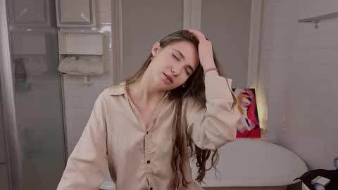 Snapshot of yummyemiily chatting on February 2026 04:13:01 PM Emily online show from February 2026 04:13:01 PM