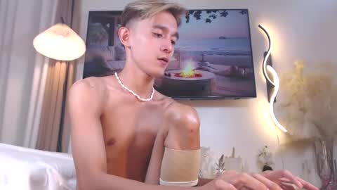 Snapshot of yummyjustine07 chatting on February 2025 04:04:02 PM Justine online show from February 2025 04:04:02 PM