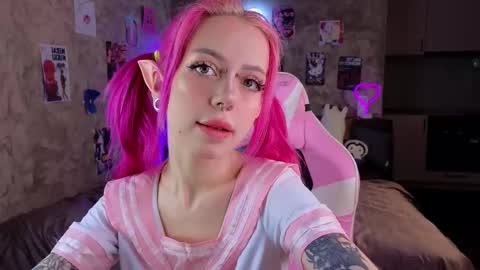 Lisa online show from February 2025 07:49:02 PM