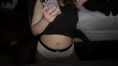 Snapshot of yummyybby chatting on December 2024 11:40:01 PM yummyybby online show from December 2024 11:40:01 PM