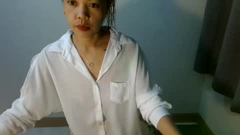 Snapshot of yunahuntrixx chatting on June 2026 10:15:01 AM yunahuntrixx online show from June 2026 10:15:01 AM