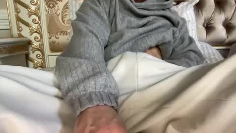 Yung Bull online show from December 2024 07:44:01 PM