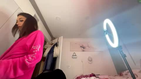 BbyTSSLut online show from December 2025 08:09:01 AM