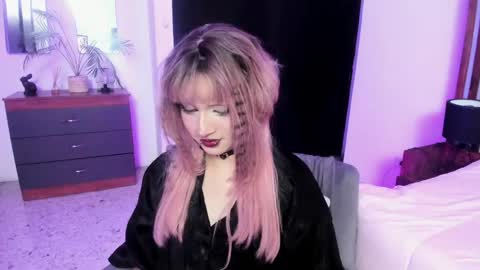 Snapshot of yuri_kay chatting on May 2026 06:09:01 PM Yuri Kay online show from May 2026 06:09:01 PM