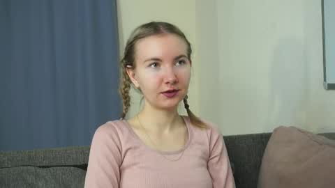 Alesia online show from December 2025 07:39:02 AM