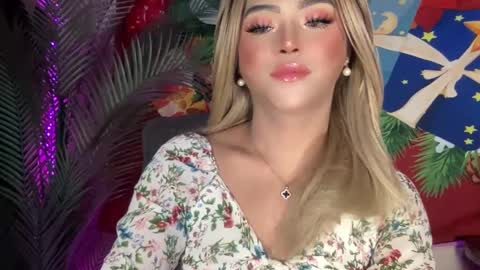 Snapshot of yvonne_guidotti chatting on December 2024 07:35:01 PM Miss Cali online show from December 2024 07:35:01 PM