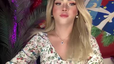 Snapshot of yvonne_guidotti chatting on December 2024 10:37:01 PM Miss Cali online show from December 2024 10:37:01 PM