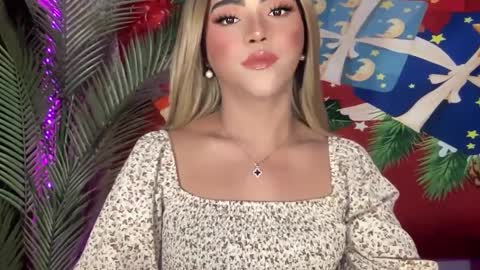 Snapshot of yvonne_guidotti chatting on December 2024 07:32:02 PM Miss Cali online show from December 2024 07:32:02 PM