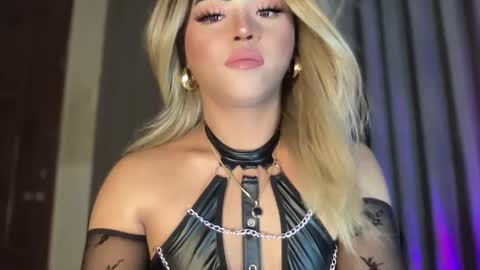 Snapshot of yvonne_guidotti chatting on March 2025 09:37:01 PM Miss Cali online show from March 2025 09:37:01 PM