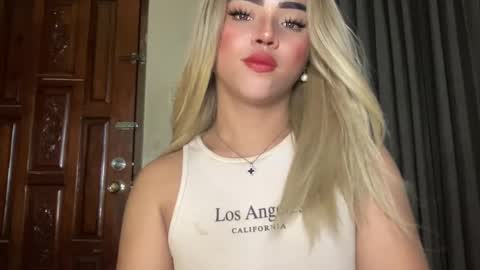 Snapshot of yvonne_guidotti chatting on March 2025 09:48:02 PM Miss Cali online show from March 2025 09:48:02 PM