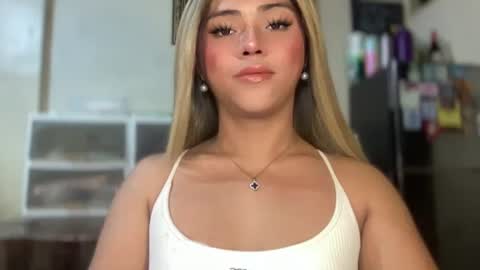 Snapshot of yvonne_guidotti chatting on September 2025 06:20:01 PM Miss Cali online show from September 2025 06:20:01 PM