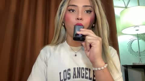 Snapshot of yvonne_guidotti chatting on October 2025 02:31:01 AM Miss Cali online show from October 2025 02:31:01 AM