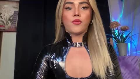 Snapshot of yvonne_guidotti chatting on October 2025 06:29:02 PM Miss Cali online show from October 2025 06:29:02 PM