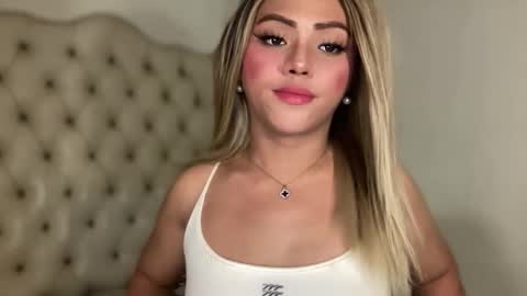 Snapshot of yvonne_guidotti chatting on November 2025 04:22:01 AM Miss Cali online show from November 2025 04:22:01 AM