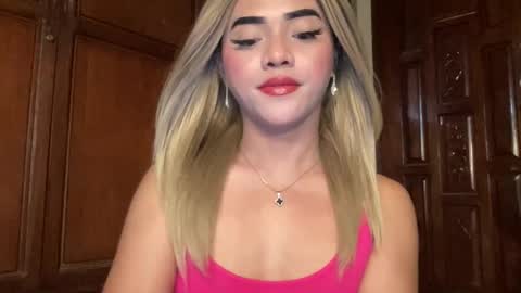 Snapshot of yvonne_guidotti chatting on May 2026 07:01:01 PM Miss Cali online show from May 2026 07:01:01 PM