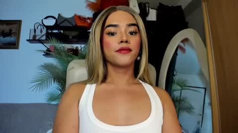 Snapshot of yvonne_guidotti chatting on June 2026 01:44:02 AM Miss Cali online show from June 2026 01:44:02 AM