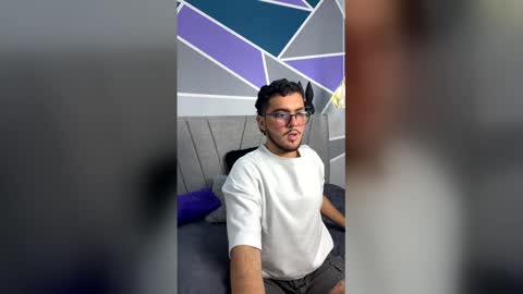 Zack  online show from December 2025 09:55:01 PM