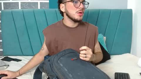 Zack  online show from December 2025 12:01:02 PM