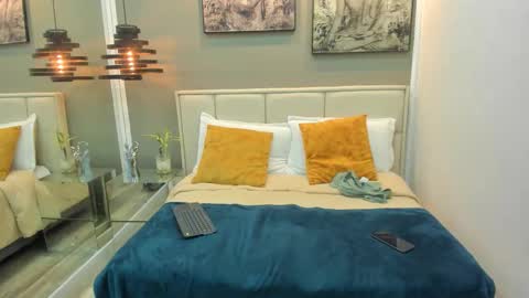 zac online show from October 2025 08:10:01 PM