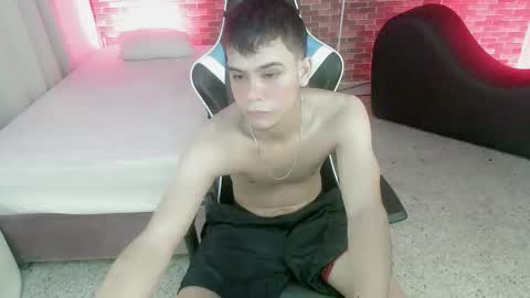 Snapshot of zacariass_ chatting on September 2025 04:58:01 AM ZACARIAS online show from September 2025 04:58:01 AM