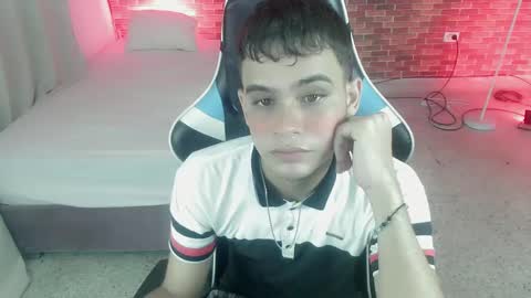 Snapshot of zacariass_ chatting on September 2025 07:31:01 AM ZACARIAS online show from September 2025 07:31:01 AM