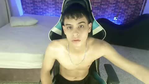 Snapshot of zacariass_ chatting on September 2025 03:54:01 AM ZACARIAS online show from September 2025 03:54:01 AM