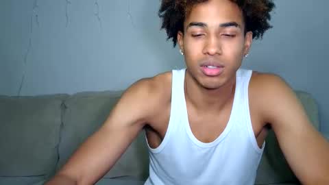 Snapshot of zachbrownn chatting on October 2025 05:08:01 AM zachbrownn online show from October 2025 05:08:01 AM