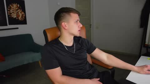 ZACK GILLIAN online show from May 2026 08:39:01 PM