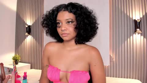 Snapshot of zafiiraa chatting on February 2025 03:50:02 PM zafira online show from February 2025 03:50:02 PM